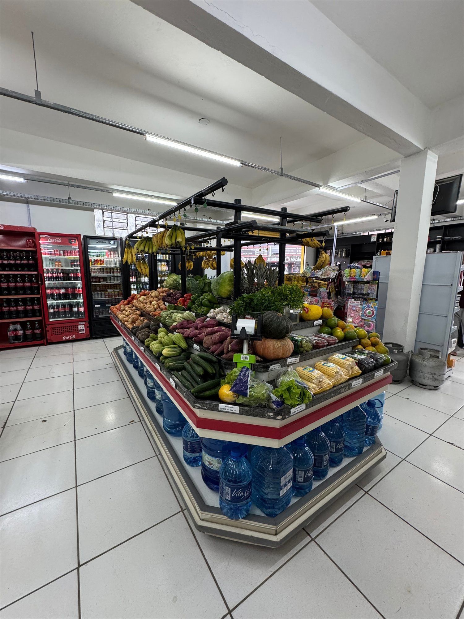 Hortifruti do Mercado Império com frutas, verduras e legumes